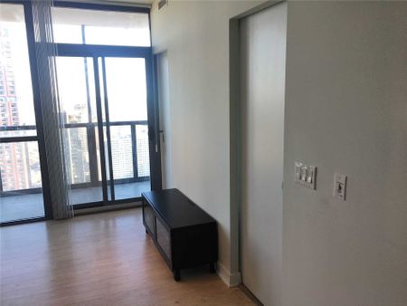 For Lease - 110 Charles Street Unit# 4208, Toronto, Ontario - Photo 4