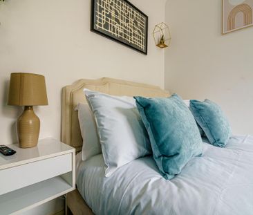 1 bedroom in a flat share to rent - Photo 3