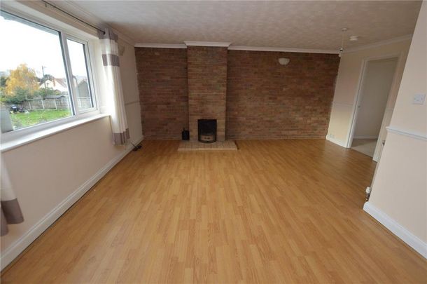 3 bedroom flat to rent - Photo 1
