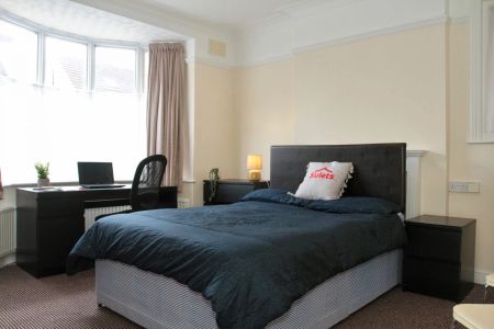 Greenhill Road (5 Bed) - Photo 3