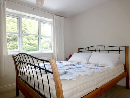 2 bedroom terraced house to rent - Photo 4