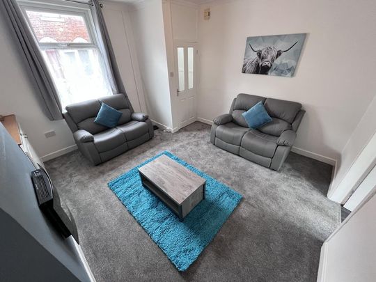 2 bedroom terraced house to rent - Photo 1