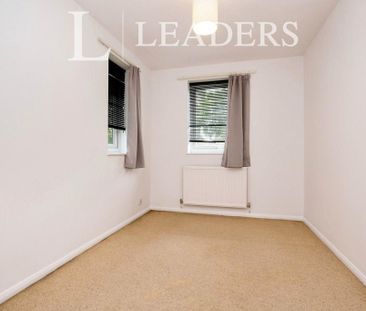 2 bedroom maisonette to rent - Photo 3