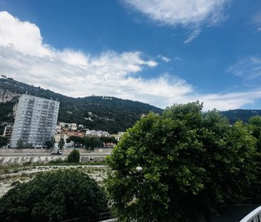 NICE PASTEUR F1 MEUBLEE EN DERNIER ETAGE - Photo 2