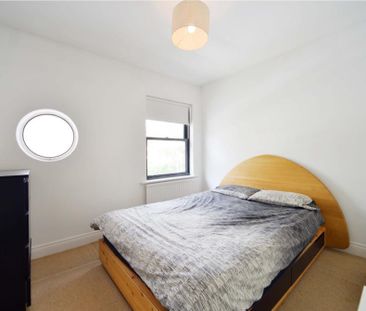 4 bedroom terraced house to rent - Photo 3