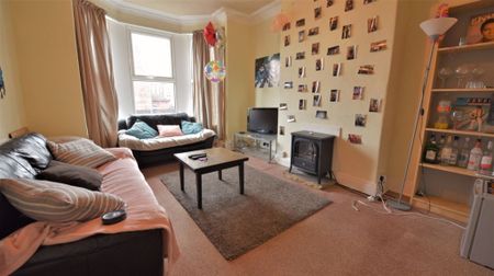 8 bedroom House in & 199 Cardigan Lane, Leeds - Photo 5