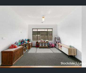 4 Bedroom Family Home in Erin Park Estate - Photo 4