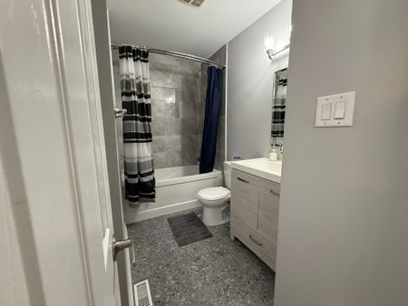 For Lease - 714 Greenoch Court Unit# Upper, Oshawa, Ontario - Photo 4