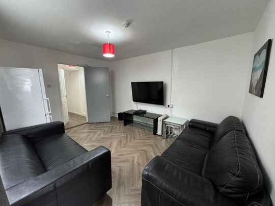 6 bedroom house share to rent - Photo 1