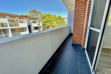 Well Presented Apartment! - Photo 4