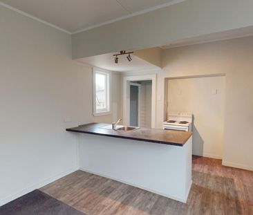 Roslyn - 3 Bedrooms - Photo 6