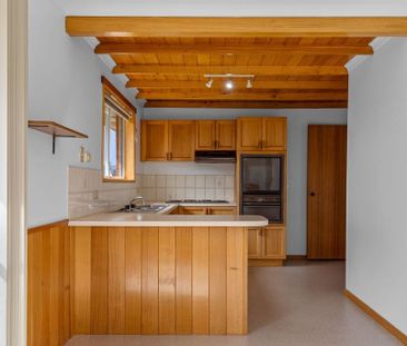 Well-presented and low-maintenance 3-Bedroom Home - Photo 4