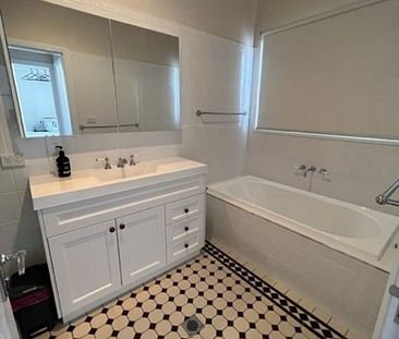 Tamworth Furnished Accommodation- North - Photo 2