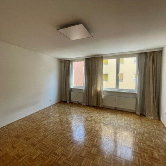 Gepflegte 2-Zi-Wohnung Nähe Schillerplatz - Photo 1