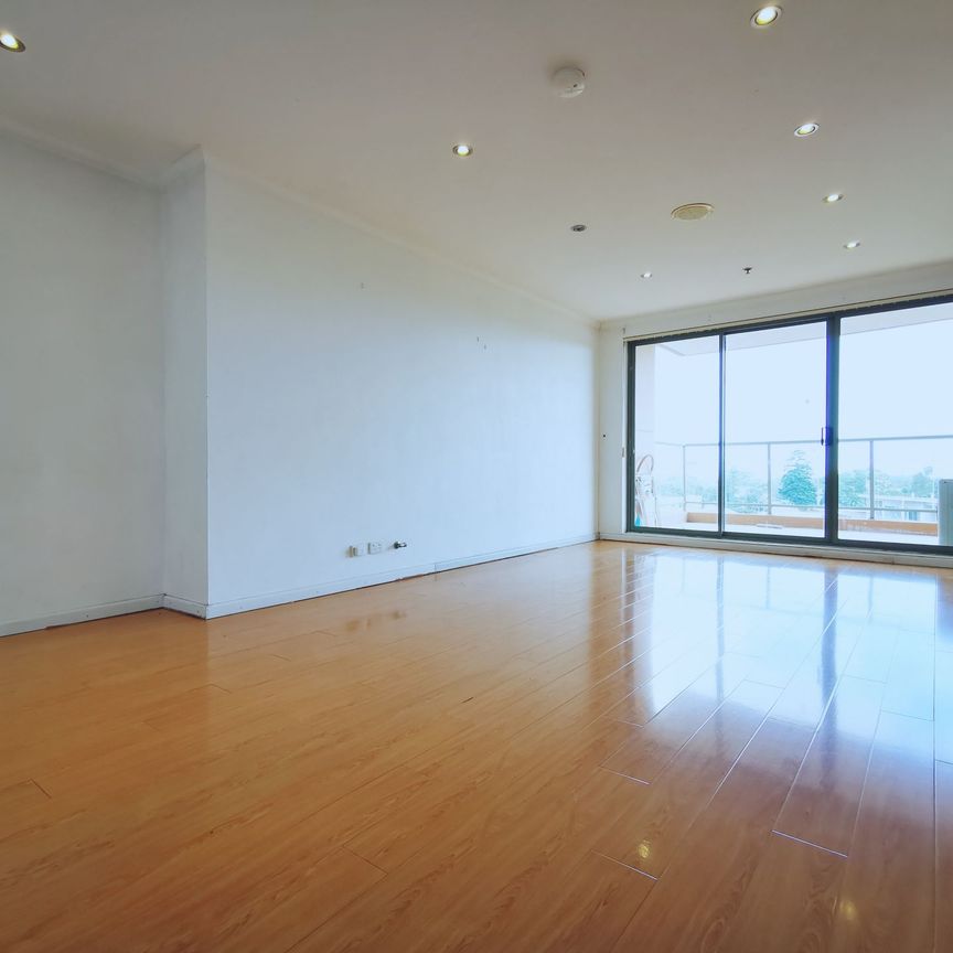 Prime Hurstville Location | Contemporary 3-Bedroom Apartment with Waterviews - Photo 1