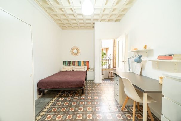 Carrer de Santa Anna, Barcelona, Catalonia 08002 - Photo 1