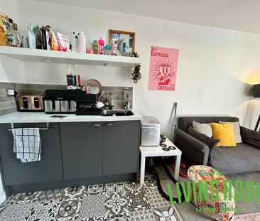 2 bedroom flat to rent - Photo 2