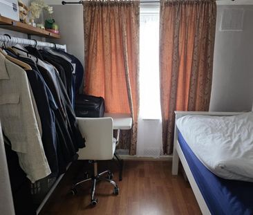 3 Bedroom House - Terraced To Let - Photo 1