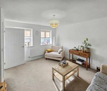 3 bedroom semi-detached house to rent - Photo 2