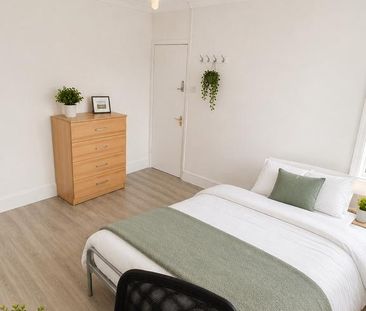 1 bedroom in a house share to rent - Photo 1