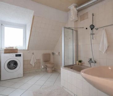 Ca. 51 m² große 2-Zimmer-Dachgeschosswohnung mit Tageslichtbad in H... - Foto 6