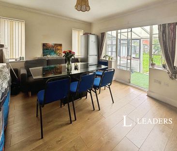 2 bedroom apartment to rent Downview Road, Worthing, BN11 - Photo 5