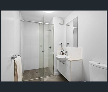 1 Unfurnished Bedroom Unit with Carpark In a Prime Location - Photo 5