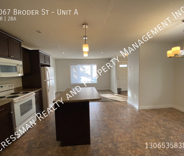 3 Bedroom, 2 Bath UPPER LEVEL - Photo 1