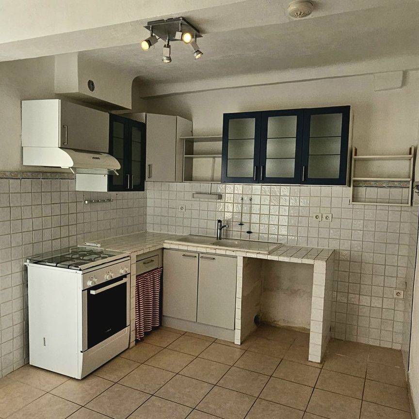 Location Maison 2 pièces 47m² GONFARON 83590 - Photo 1