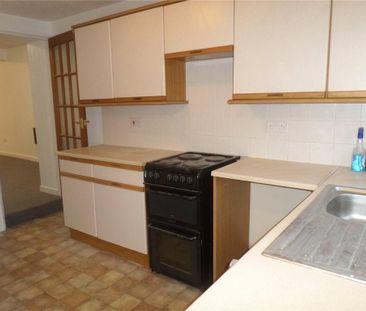 2 bedroom terraced house to rent - Photo 2