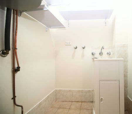 Modern & Convenient Living - Photo 3