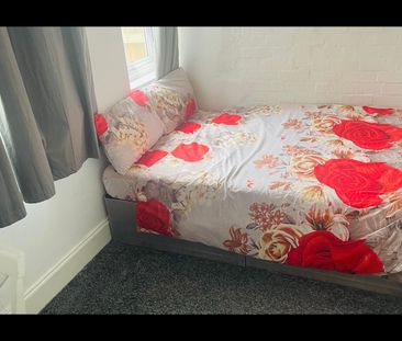 Room in a Shared House, Martin Street, M5 - Photo 1