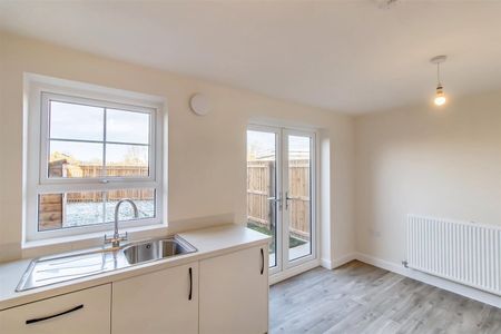 3 Bedroom House - End Terrace - Photo 5