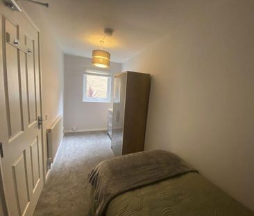 1 bedroom in a house share to rent - Photo 3
