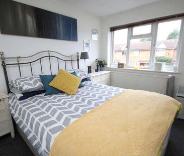 Alton Court, Staines-upon-thames, TW18 - Photo 6