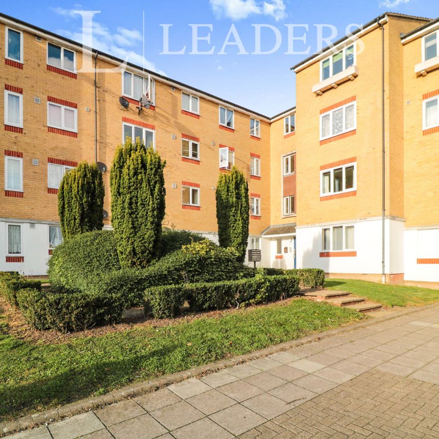 2 bedroom flat to rent Dads Wood - Photo 1