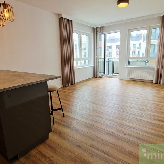 Dwa pokoje z 2 miejscami postojowymi i balkonem - Photo 1