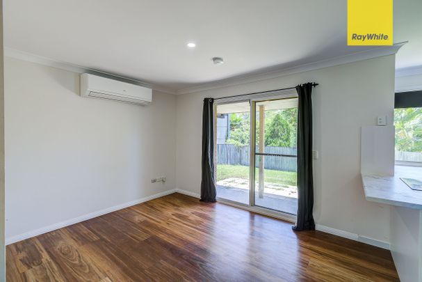 Spacious Freshly Renovated Family Home in Parkwood 3 Bed 2 Bath - Photo 1