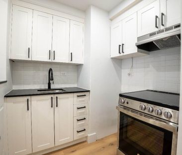1 MOIS GRATUIT – Studio et 1 Ch. à 2 pas des Universités à louer Mo... - Photo 1