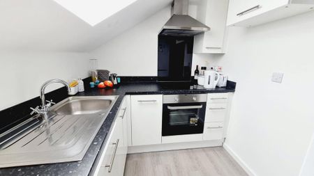 2 bedroom apartment to rent - Photo 5