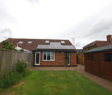 2 bedroom semi-detached bungalow to rent - Photo 6