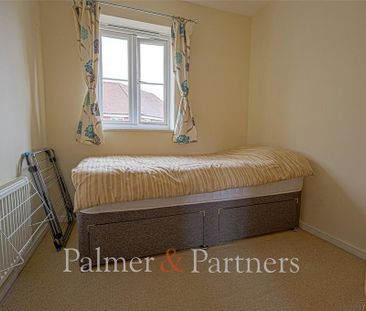 3 bedroom end of terrace house to rent - Photo 3