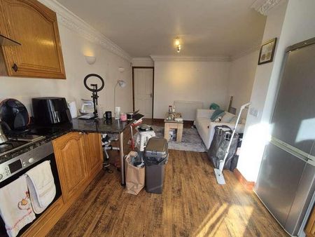 Edward Close, St Albans, AL1 - Photo 2