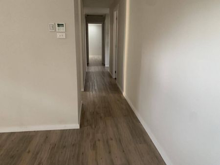 Executive Style Four Bedroom House - Photo 5