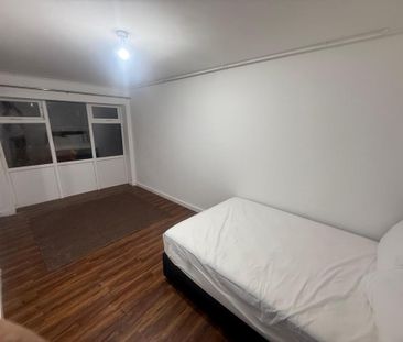 1 bedroom in a house share to rent - Photo 6