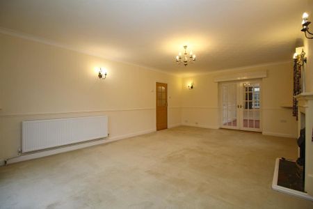 4 bedroom detached house to rent - Photo 3