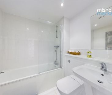 2 bedroom penthouse to rent - Photo 6