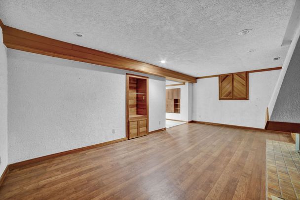 For Lease - 312 Dalewood Drive, Oakville, Ontario - Photo 1