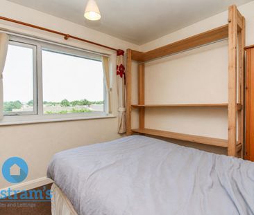 3 bed Flat for Rent - Photo 6