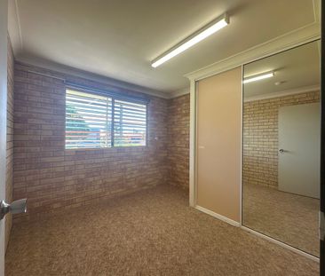 THREE BEDROOM HOME LOCATED IN BURNETT HEADS! - Photo 6